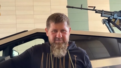 Kadyrov καταγγέλλει Musk για δολιοφθορά στο Cybetruck: «Το όχημα σταμάτησε να λειτουργεί, το απενεργοποίησε επίτηδες»