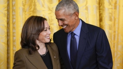 ΗΠΑ: Η Kamala Harris επιστρατεύει τον Obama για να κερδίσει την προεδρία