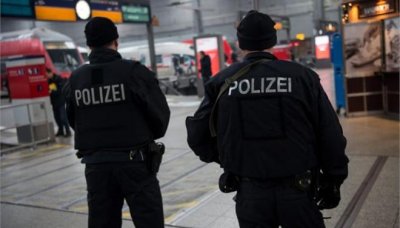 Γερμανία: Αυτοκίνητο έπεσε πάνω σε πεζούς έξω από νυχτερινό κέντρο - Έξι τραυματίες
