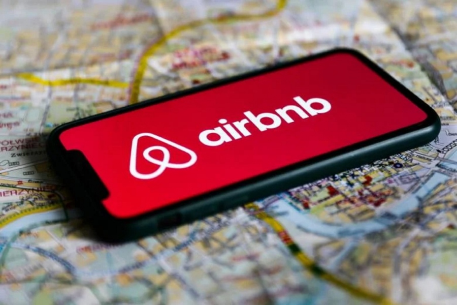 Έπεσαν οι τιμές του Airbnb στην Ελλάδα: Η μεγαλύτερη μείωση σε όλη την Ευρώπη