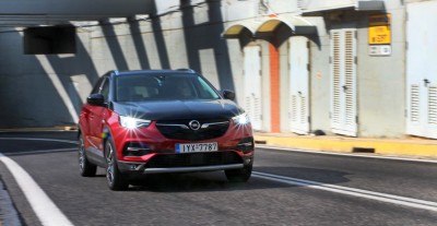 Δοκιμάζουμε το σούπερ οικονομικό Opel Grandland X Hybrid4!