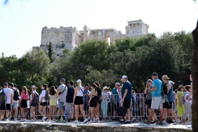 Κόλαφος ο Δήμαρχος Αθηναίων... Μη βιώσιμος ο υπερτουρισμός, μόνο 40 λεπτά η συμβολή κάθε τουρίστα στην οικονομία