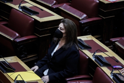 Βουλή: Ορκίστηκε η Τόνια Αντωνίου – Καταλαμβάνει την έδρα της Φώφης Γεννηματά