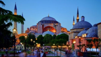 «Ταφόπλακα» για τον τουρισμό της Τουρκίας η κόκκινη λίστα των Βρετανών