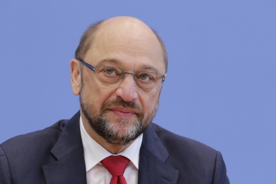 Reuters: Tην έναρξη των διαπραγματεύσεων με τη Merkel συνέστησε ο Schulz