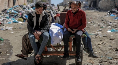 Ξεπέρασαν τους 180.000 οι εκτοπισμένοι σε τέσσερις μέρες βομβαρδισμών του Ισραήλ στη Khan Yunis της Γάζας