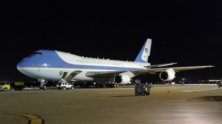 Έφτασε στη Σιγκαπούρη ο Trump - Προσγειώθηκε το Air Force One