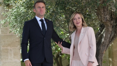 G7: Η Meloni (μάλλον) δεν συμπαθεί τον Macron - Η viral άβολη στιγμή