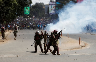 Σε κατάσταση έκτακτης ανάγκης η Κένυα – Βγήκε ο στρατός για να καταπνίξει τις αιματηρές αντικυβερνητικές διαδηλώσεις