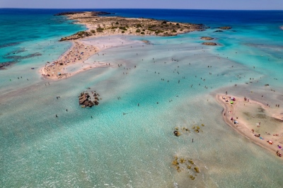 Ελληνική, η καλύτερη παραλία στον κόσμο για το 2025 κατά το TripAdvisor