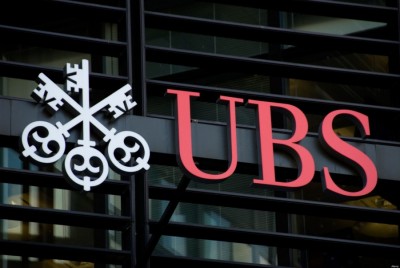 UBS: Οι περισσότεροι επενδυτές εξετάζουν το ενδεχόμενο προσαρμογής του χαρτοφυλακίου τους