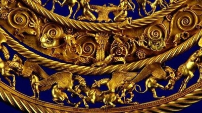 New York Times: Οι Ρώσοι έκλεψαν ελληνικούς θησαυρούς και χρυσάφι από ουκρανικά μουσεία - Παρέμβαση Μενδώνη
