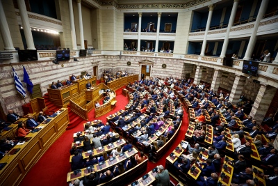 Ψηφίστηκε στη Βουλή το φορολογικό νομοσχέδιο από τους 158 βουλευτές της ΝΔ