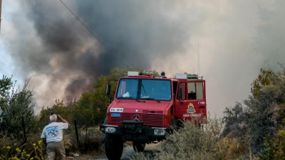 Κάηκαν δύο πυροσβεστικά οχήματα στον Νέο Βουτζά