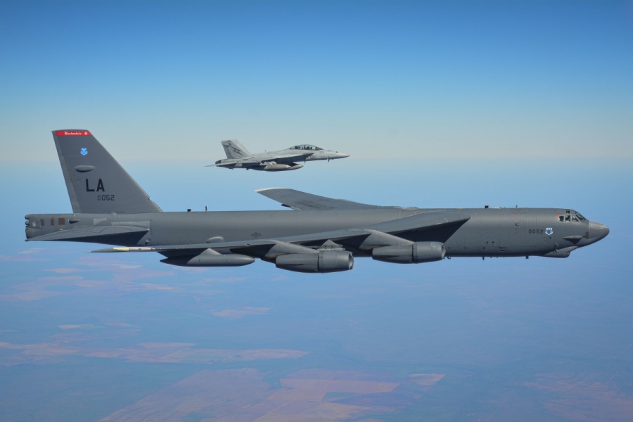 Σε αμόκ το ΝΑΤΟ στέλνει βομβαρδιστικά B52 στη Ρουμανία –  Η Ρωσία φτάνει στην «πόρτα» των ΗΠΑ και προκαλεί παγκόσμιο δέος