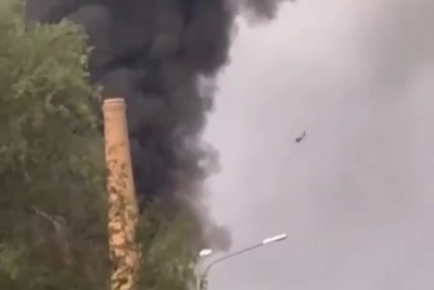 Ουκρανία: Η στιγμή που drone συνετρίβη σε διυλιστήριο πετρελαίου στο Kalache-on-Don (Βίντεο)