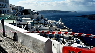 Συναγερμός από Λέκκα για τους σεισμούς στη Σαντορίνη: Οι 5 περιοχές που κινδυνεύουν άμεσα από κατολισθήσεις