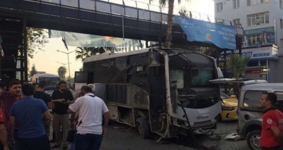 Τουρκία: Πέντε τραυματίες από βομβιστική επίθεση κατά λεωφορείου της αστυνομίας στα Άδανα