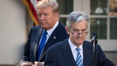 O Trump προειδοποιεί τον Powell της Fed: Μην μειώσεις τα επιτόκια πριν τις εκλογές του Νοεμβρίου