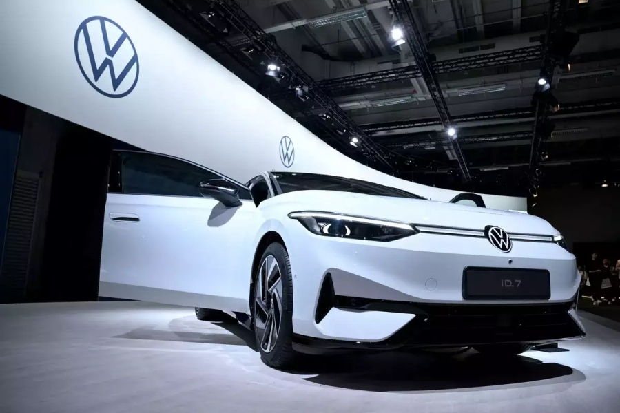 Η Volkswagen εγκαταλείπει το σχέδιο για EV - Εστιάζει σε υβριδικά και βενζινοκίνητα