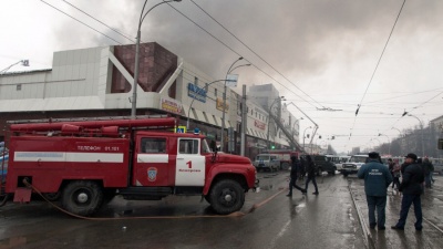 Ρωσία: Πέντε νεκροί και 32 τραυματίες από μεγάλη πυρκαγιά σε εμπορικό κέντρο