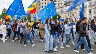 Θρίλερ στη Μολδαβία – Αλλάζουν το δημοψήφισμα οι ψήφοι των απόδημων, καταγγελίες από Ρωσία κατά της προέδρου Sandu