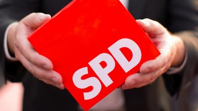 Γερμανία: Κατά του «μεγάλου συνασπιμού» με τη Merkel τάσσεται η νεολαία του SPD