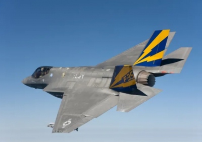 Το Ναυτικό των Ηνωμένων Πολιτειών ανακοίνωσε την ανάπτυξη μαχητικών F-35C στην Ιαπωνία