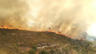 Ανεξέλεγκτη φωτιά στην Κύπρο: Χάος στην Πάφο, εκκενώνονται χωριά - Έτοιμη να συνδράμει η Ελλάδα
