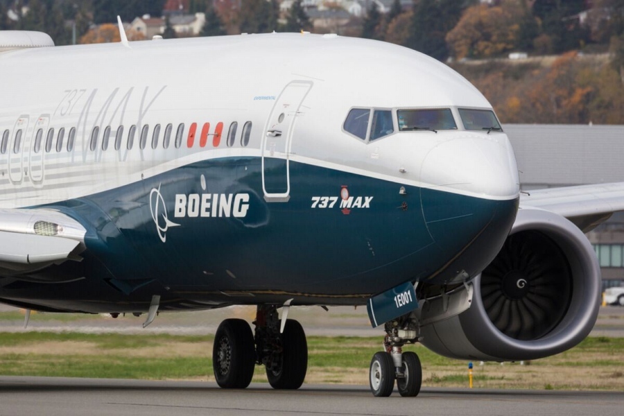 ΗΠΑ: Η Boeing «παγώνει» τις προσλήψεις και απολύει εργαζομένους