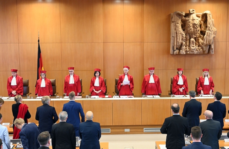 Ευρωπαϊκό φιάσκο - Το γερμανικό Συνταγματικό Δικαστήριο μπλοκάρει την έκδοση κοινού χρέους για την Άμυνα