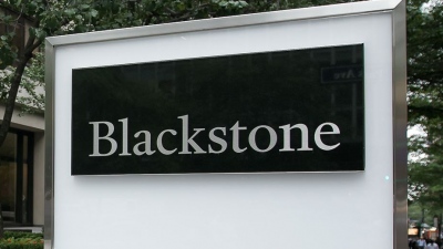 H Blackstone είναι υπέρ των δασμών Trump - Θα δώσουν ώθηση στην αμερικανική μεταποίηση, θα τονώσουν την ανάπτυξη