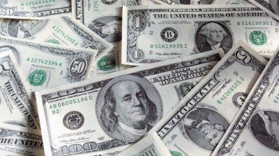 Η πανδημία και το γεωπολιτικό ρίσκο βυθίζουν το δολάριο ΗΠΑ