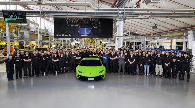 Το ορόσημο των 10.000 ξεπέρασε η Lamborghini Huracan