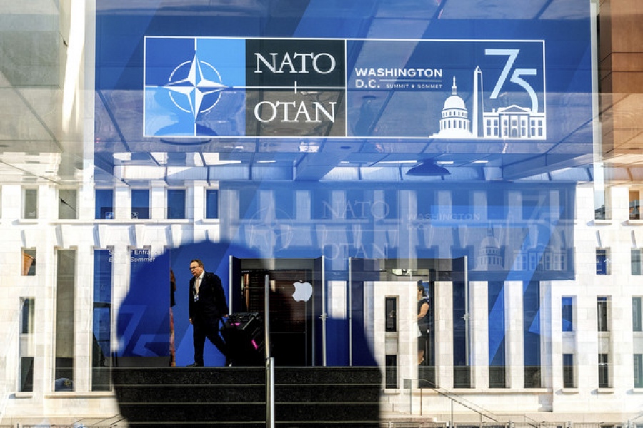 Συμφωνία στο ΝΑΤΟ: Βοήθεια τουλάχιστον 40 δις ευρώ στην Ουκρανία το 2025