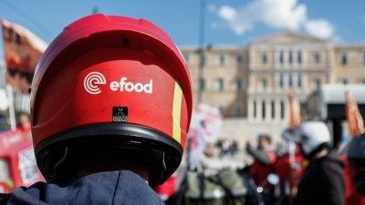 Efood - Καρκινοπαθής εργαζόμενη καταγγέλλει εκδικητική απόλυση από την εταιρεία