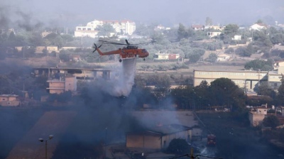 Ανείπωτη καταστροφή στην Αττική με μια νεκρή και … εγκληματικά λάθη – Στάχτη δεκάδες σπίτια και πάνω από 100.000 στρέμματα