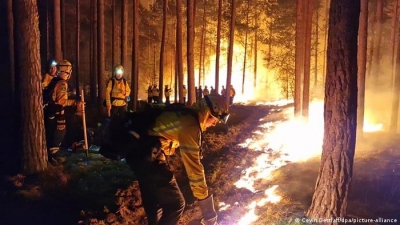 Πυρκαγιές και εκκενώσεις οικισμών στη Γερμανία
