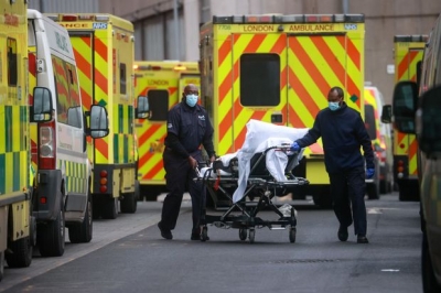 Λιγότερους θανάτους από την Ελλάδα καταγράφει η Βρετανία – Μείωση και στα κρούσματα