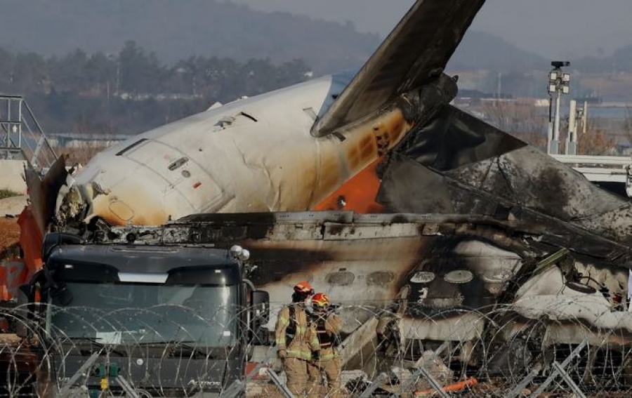 Σοκ στη Ν. Κορέα - Καθηλώνει και ελέγχει 101 Boeing 737 - 800 - Πρόβλημα και με 2ο αεροσκάφος μετά τη συντριβή της Jeju Air με 179 νεκρούς