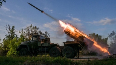 Οι Ρώσοι τους διαλύουν χωρίς οίκτο, ο Putin διέκοψε μεγάλη επίθεση στο Kharkiv... - Σκόνη 9 εκτοξευτές HIMARS και στήλη με 20 οχήματα