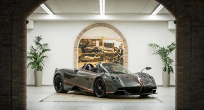 Σπέσιαλ οροφή για από την Dainese για την Pagani Huayra Roadster