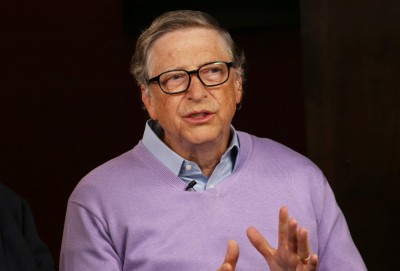 Bill Gates: Η διανομή των εμβολίων θα μπορούσε να εξελιχθεί σε «δύσκολη και περίεργη» διαδικασία