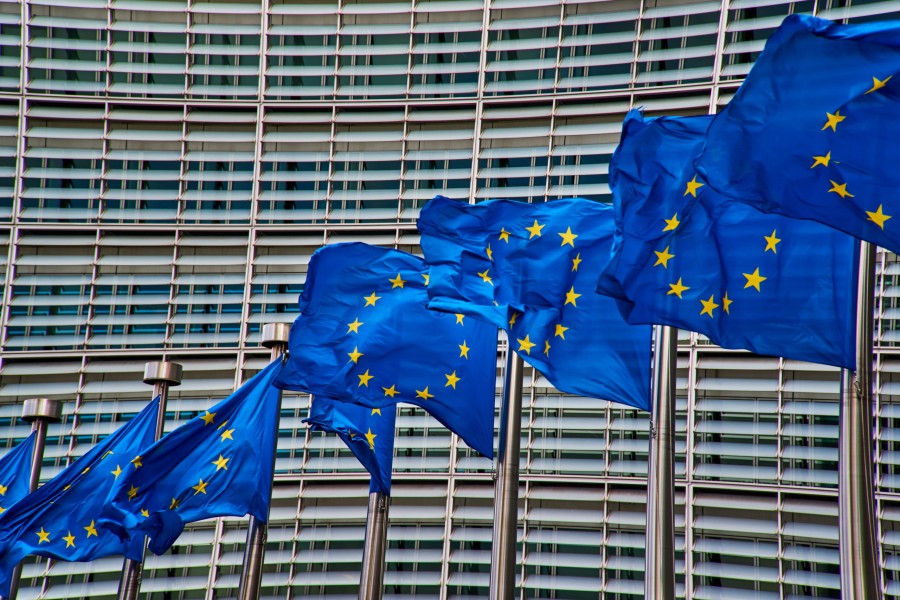 Κομισιόν: Πρόταση για μέτρα αντιμετώπισης στρεβλώσεων από ξένες επιδοτήσεις και εξαγορές στην ΕΕ