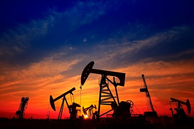 «Βουτιά» άνω του 6% για το αργό πετρέλαιο και χαμηλό 4 ετών, στα 27 δολάρια