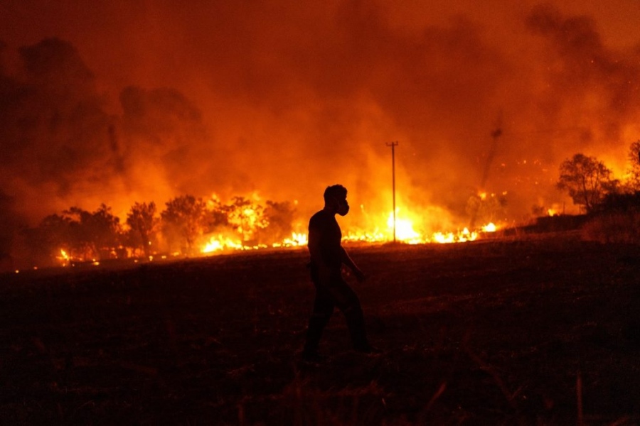 Τραγικό - Πλήρης κατάρρευση της κρατικής μηχανής με υπογραφή του ανίκανου Κικίλια, η φωτιά μπήκε στις πόλεις – Υπόλογος ο Μητσοτάκης