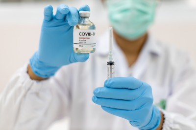 Ευρωπαϊκός Οργανισμός Φαρμάκων (EMA): Έως τα τέλη του 2020 ή αρχές 2021 η αδειοδότηση των πρώτων εμβολίων κατά του covid