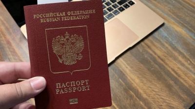 Ρωσία: Νέος νόμος βάζει φρένο στην αντικατάσταση διαβατηρίων λόγω «αλλαγής φύλου»