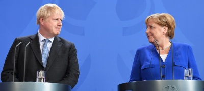 Τηλεφωνική επικοινωνία Johnson-Merkel - «Δεν πρέπει να καθυστερήσει το Brexit», είπε ο Βρετανός πρωθυπουργός