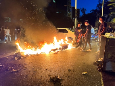 Αλβανία: Βίαια επεισόδια σε αντικυβερνητική διαδήλωση στα Τίρανα